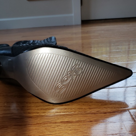 Boots - Picture 5 of 8